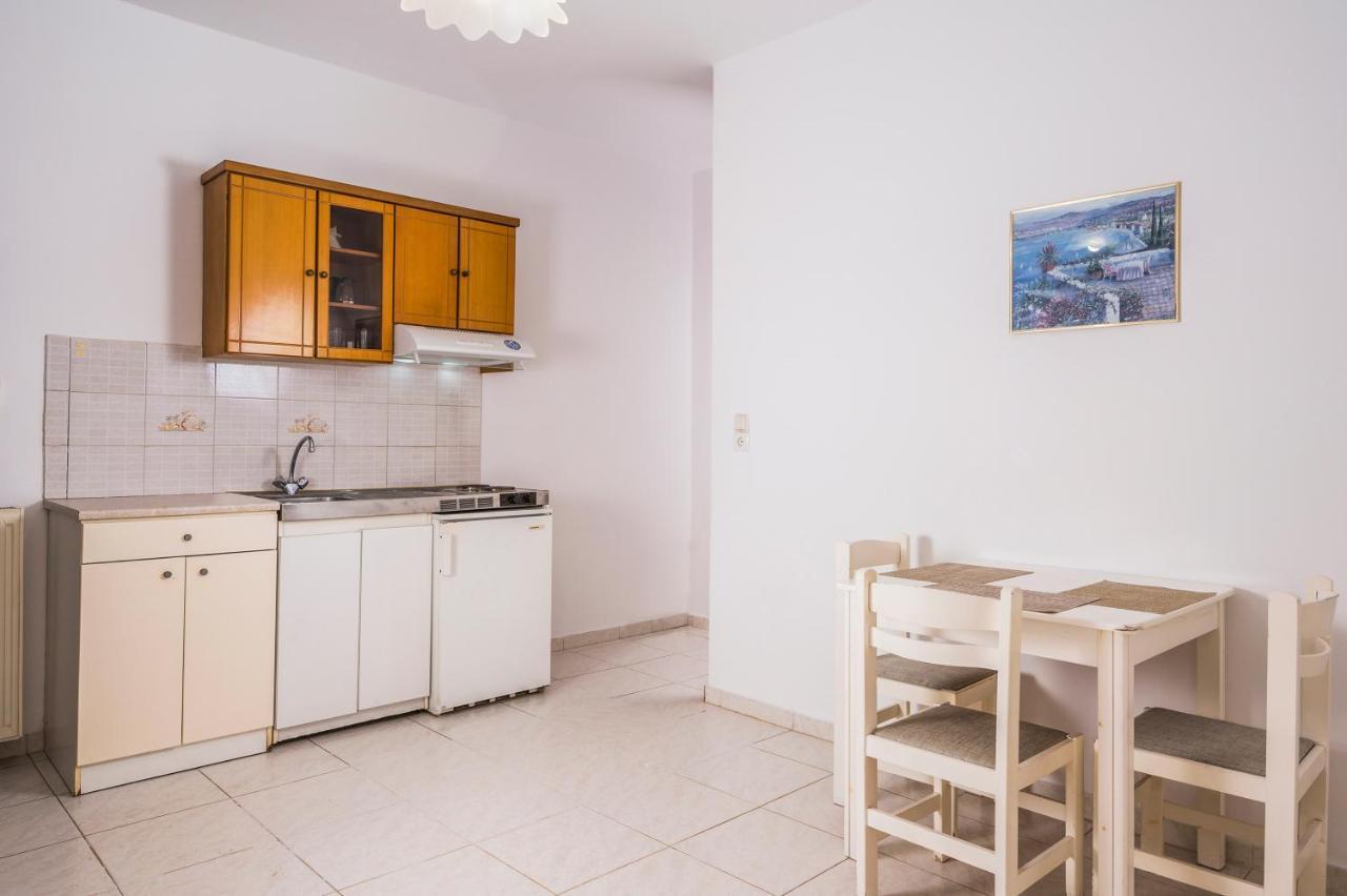 Captain Michalis Apartments Γαλατάς Εξωτερικό φωτογραφία