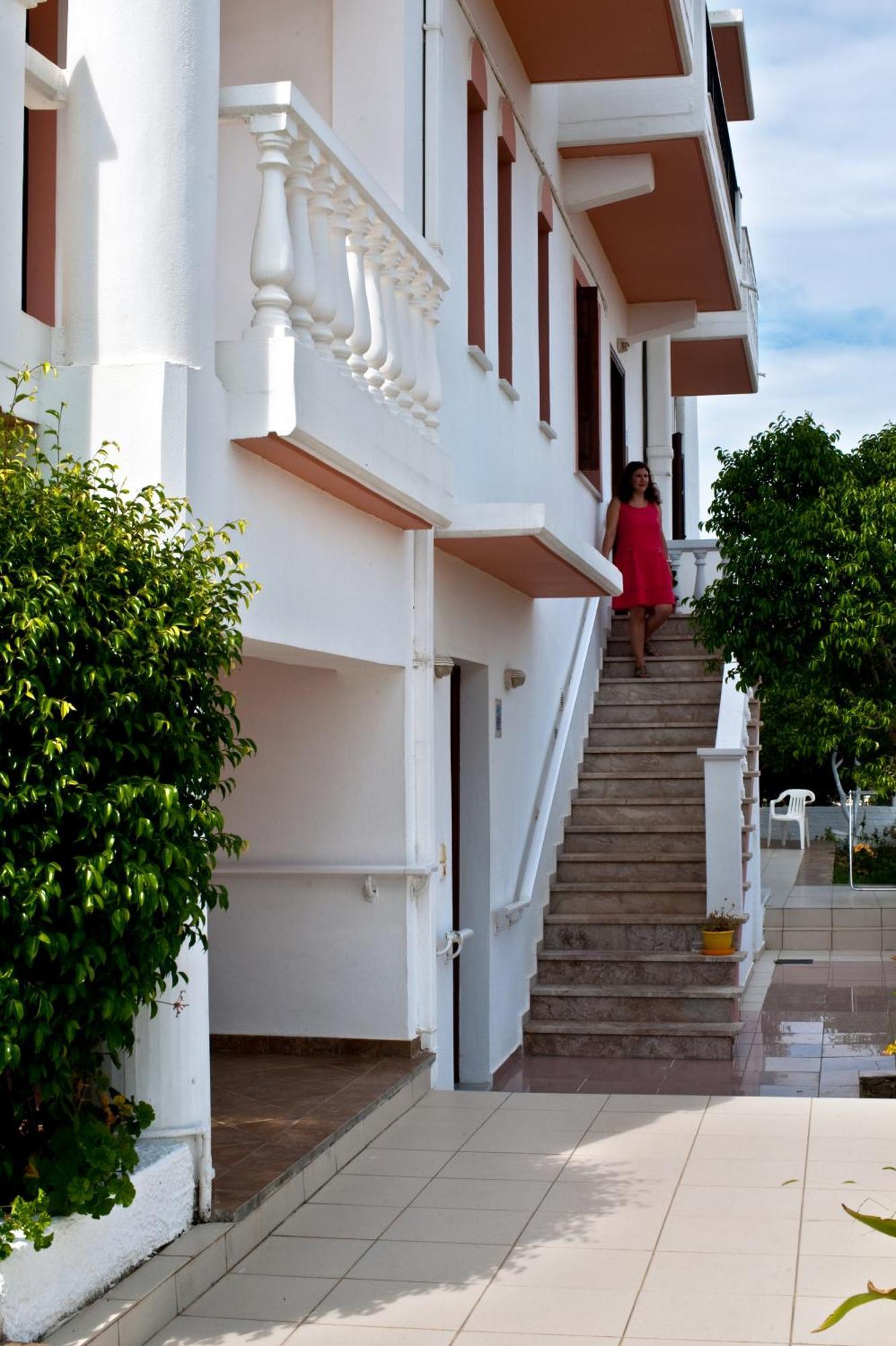Captain Michalis Apartments Γαλατάς Εξωτερικό φωτογραφία