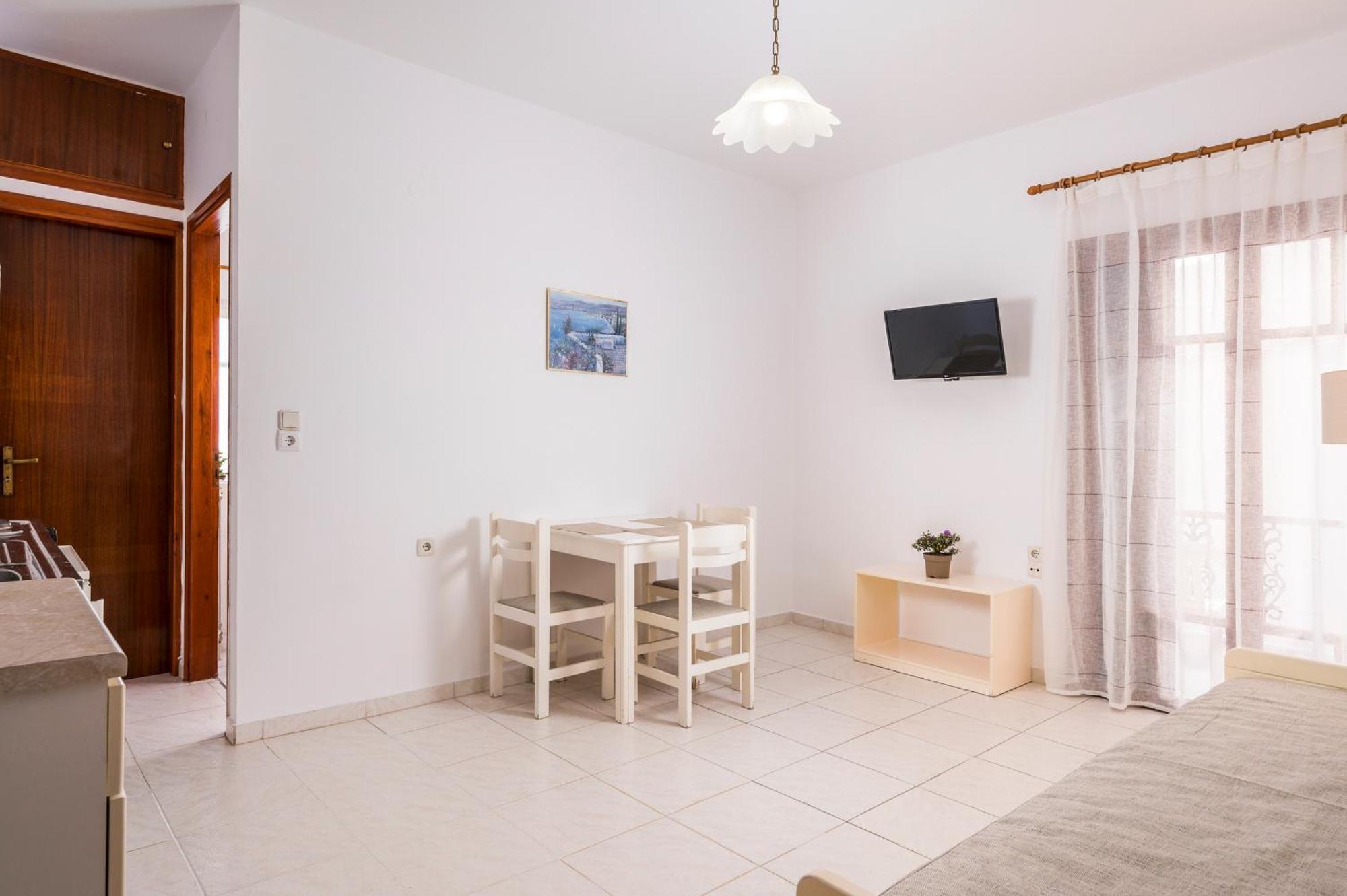 Captain Michalis Apartments Γαλατάς Εξωτερικό φωτογραφία