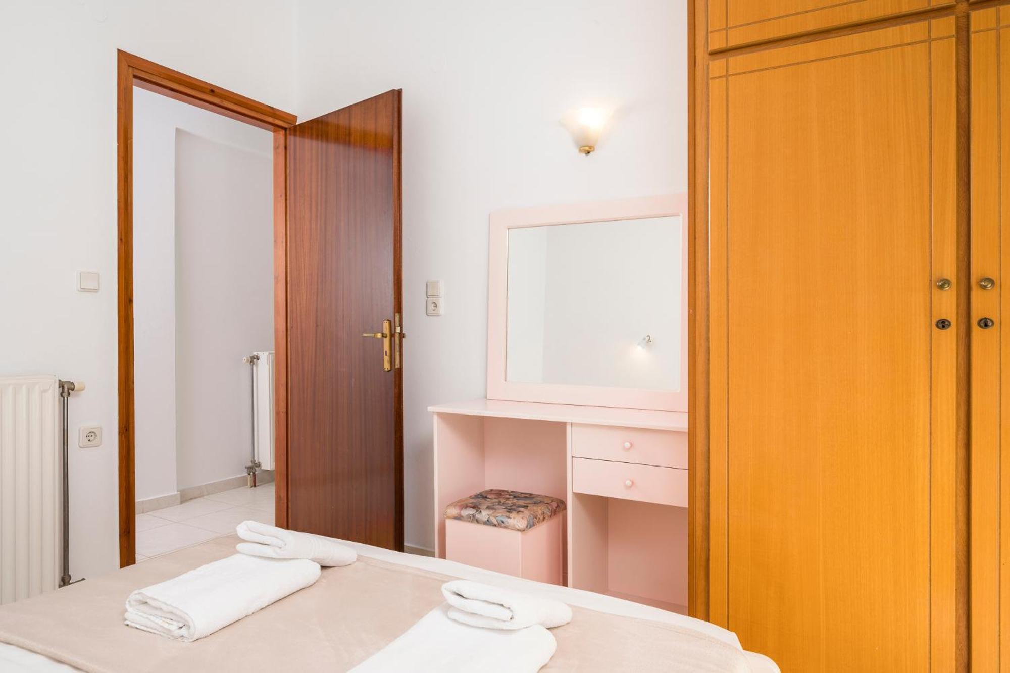 Captain Michalis Apartments Γαλατάς Εξωτερικό φωτογραφία
