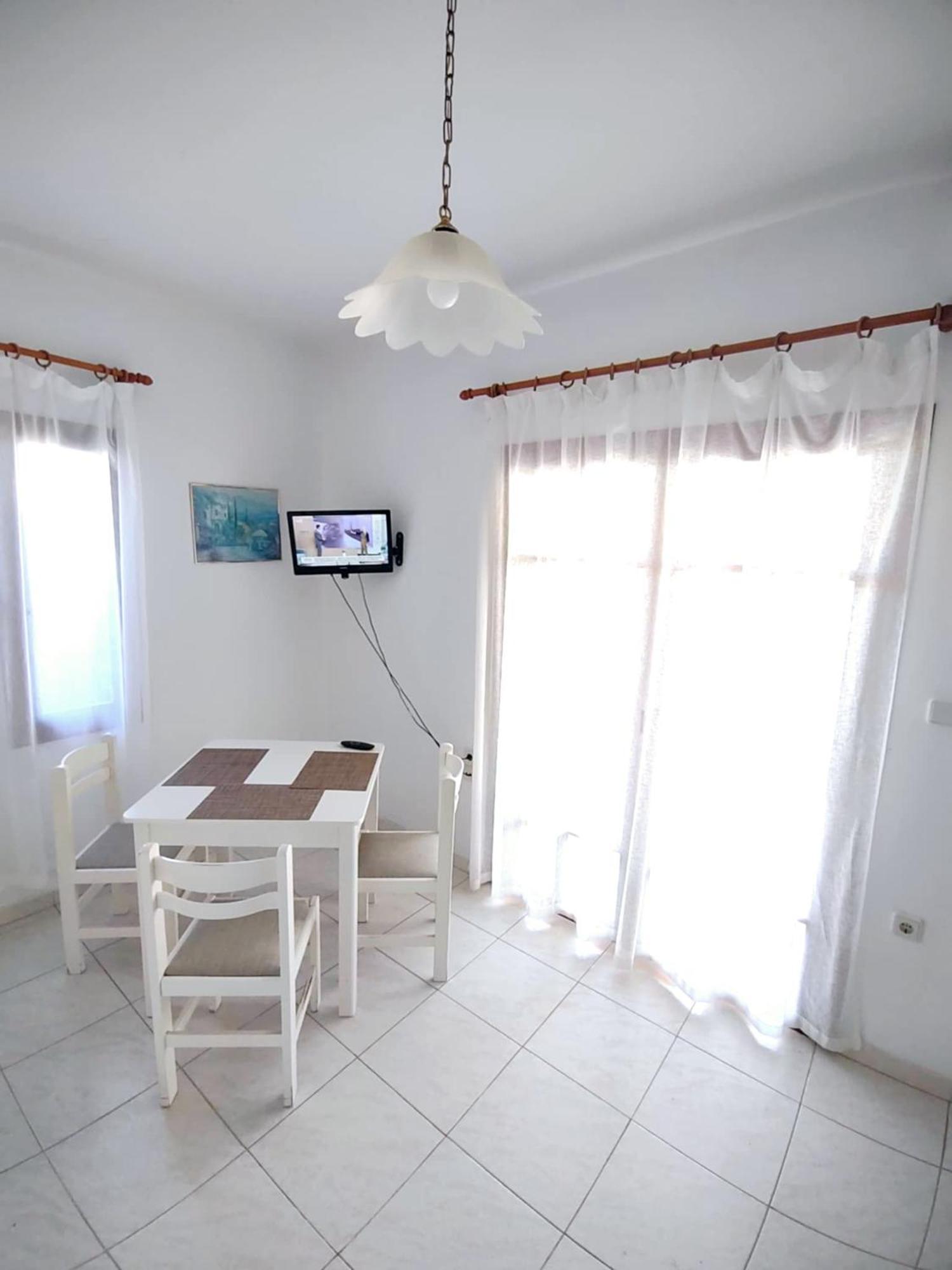 Captain Michalis Apartments Γαλατάς Εξωτερικό φωτογραφία